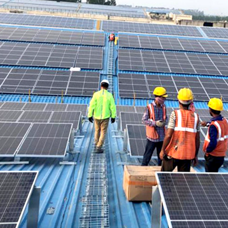 Walking installation for movement without damaging the roof